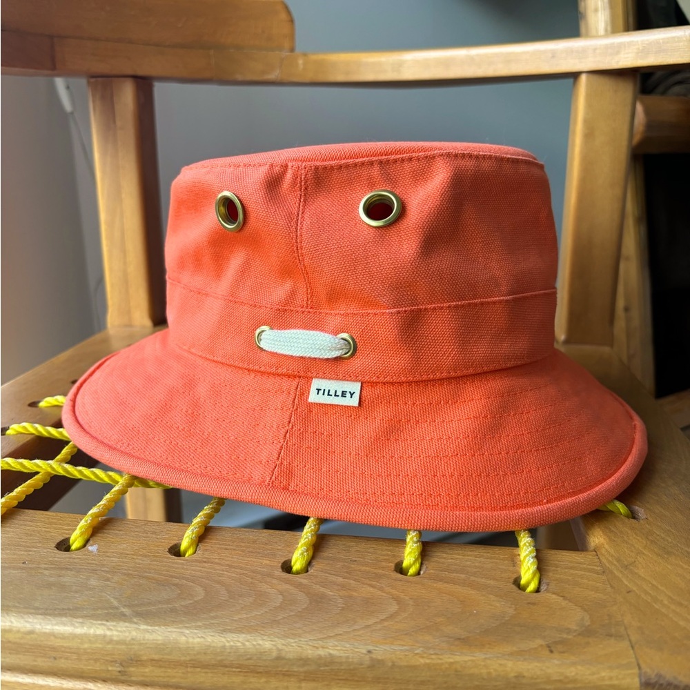 Tilley T1 iconic orange hat